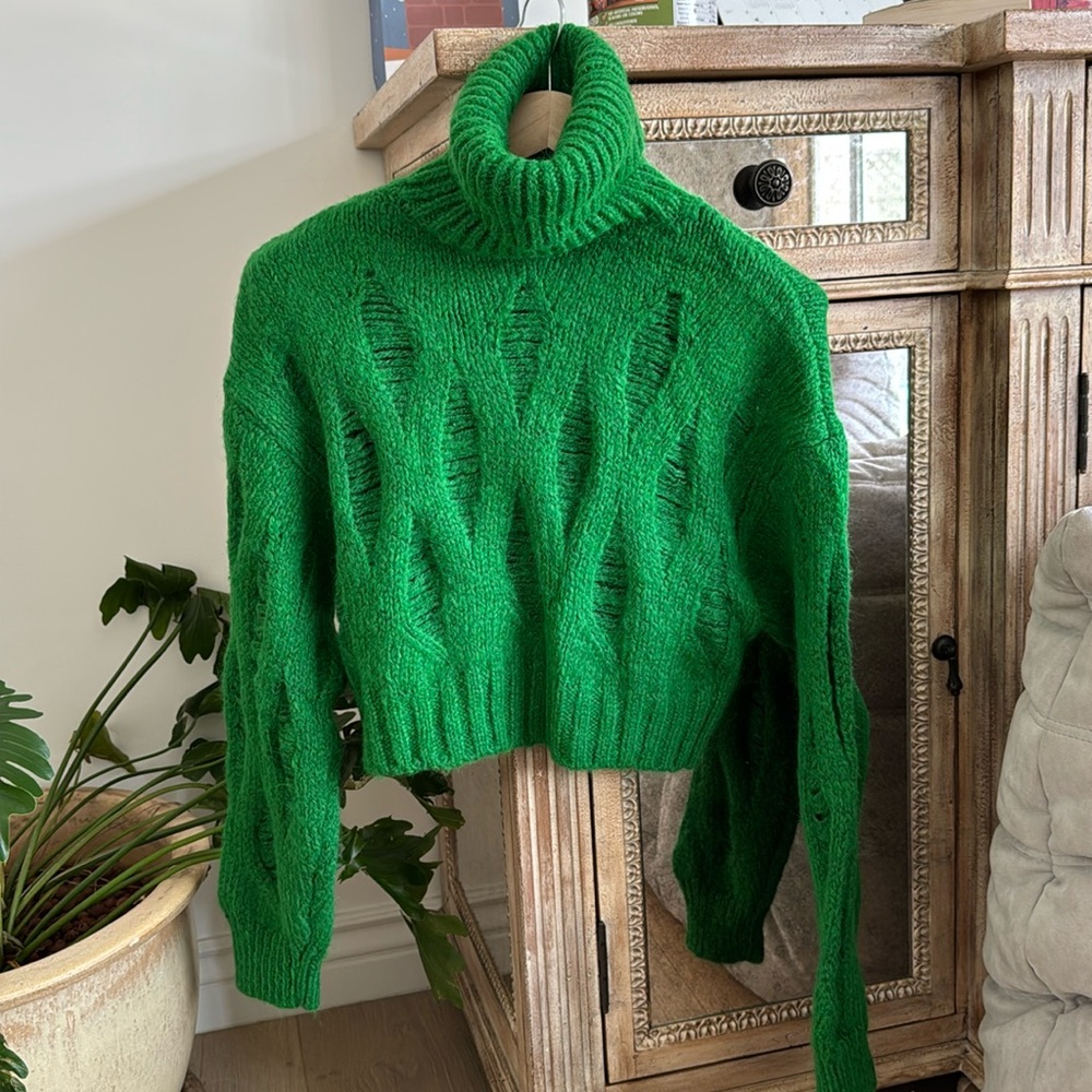 ZARA Forest Green Sweater 
size M